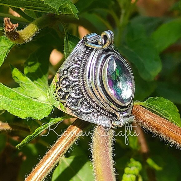 Mystic Topaz Secret Stash Poison Box Ring - Unisex 6 Silver Plated Jewelry - Picture 2 of 9